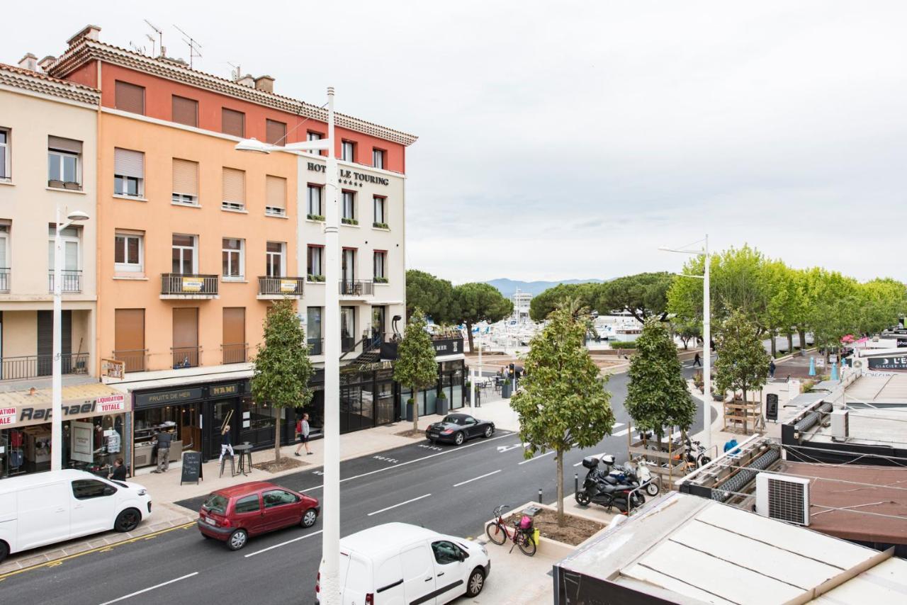 1 Neuf Sur Le Port A Cote De La